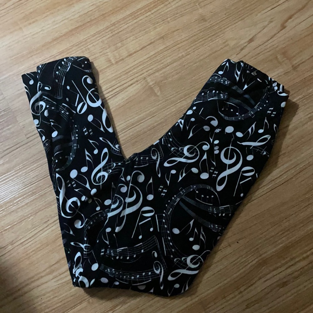 Very cute Lularoe leggings